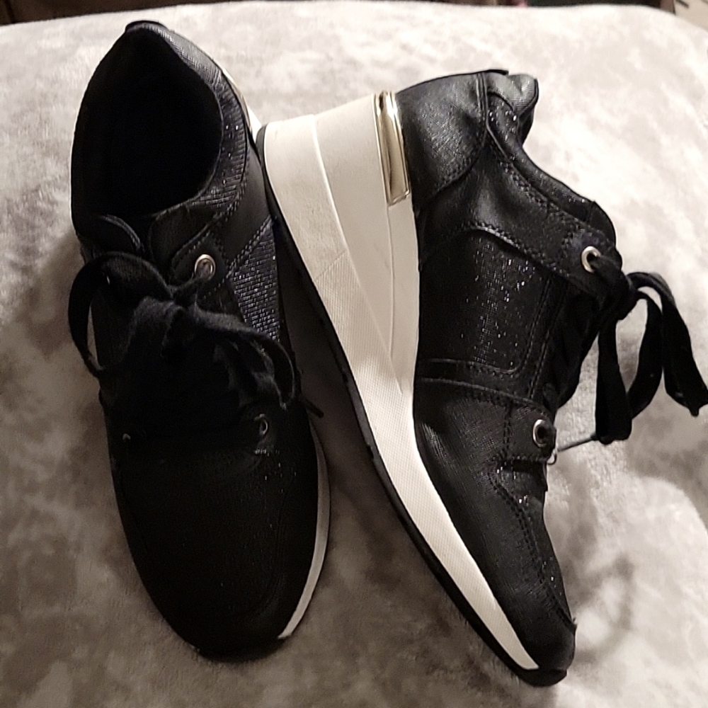 Aldo Wedge Sneakers, Women Sz 7.5 with Dual Density Foam Insert EUC